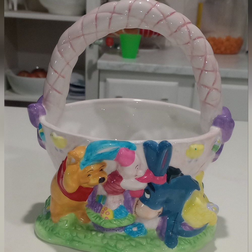 Disney Winnie the Pooh Easter ceramic basket